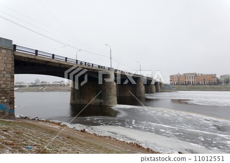 Bridge over Volga river 11012551