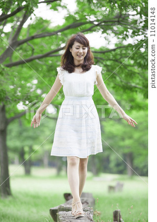 婦女們玩玩具 11014148