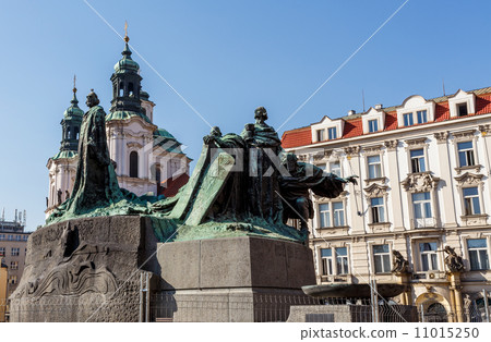 Statue of jan Hus 11015250