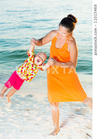 Baby and mother Baby and mother 11015469