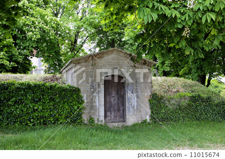 Tomb near Basilique of St. Mary Magdalene in Vezelay Abbey. Burgundy, France Tomb near Basilique of St. Mary Magdalene in Vezelay Abbey. Burgundy, France 11015674