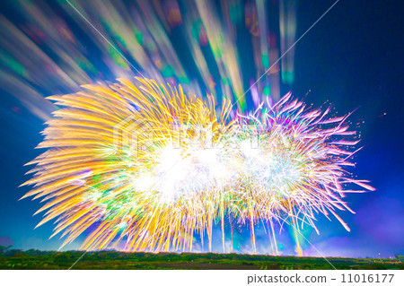 Four-sized ball, world's largest fireworks 11016177
