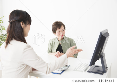 Business woman 11016331