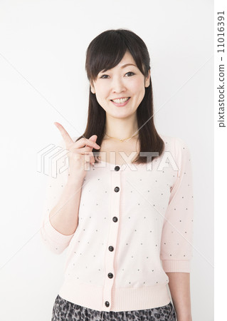 Middle-aged female Middle-aged female 11016391