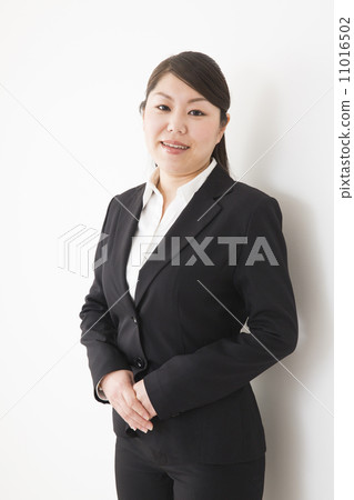 中年婦女在西裝形狀 中年婦女在西裝形狀 11016502