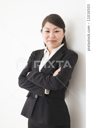 中年婦女在西裝形狀 中年婦女在西裝形狀 11016503