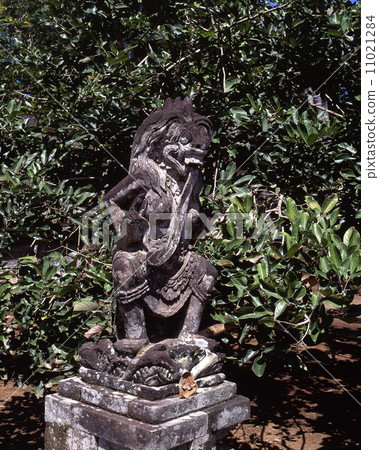 Stone statue of Darren Temple 11021284