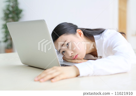 Fatigue · Business woman 11021910