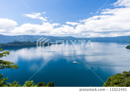 Late Towada in early summer 11022491