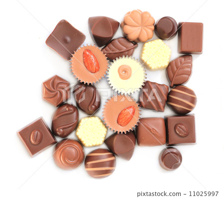 group of delicious chocolate pralines 11025997
