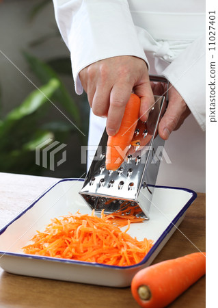 Carrot lapa being cooked 11027401