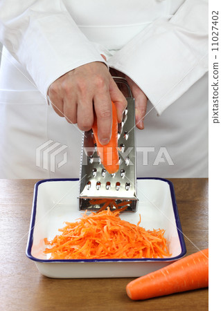 Carrot lapa being cooked 11027402