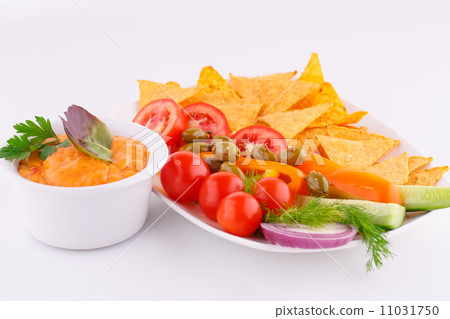 Vegetables, olives, nachos and cheese sause 11031750