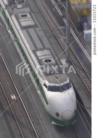 Tohoku Shinkansen/Joetsu Shinkansen 200 series prototype (panning shot) 11033723