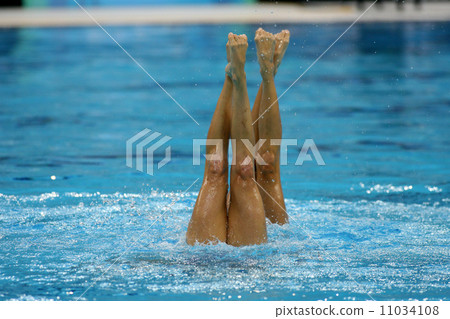 synchronized swimming 11034108