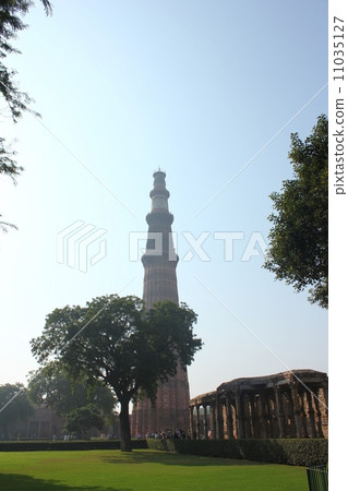 qutub minar, delhi 11035127
