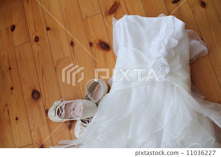 White dress and patent leather shoes Kids formal dress White dress and patent leather shoes Kids formal dress 11036227