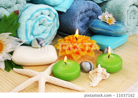 Towels, soaps, flowers, candles 11037182
