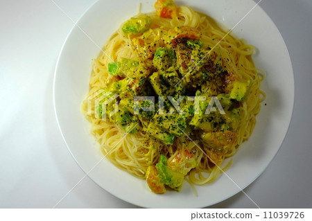 Cold pasta with salmon and avocado 11039726