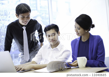 Asian working professionals indoor Asian working professionals indoor 11040685