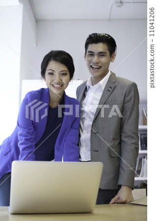 Asian working professionals indoor 11041206