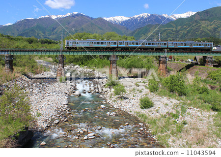 春天飯田線和中央阿爾卑斯山 春天飯田線和中央阿爾卑斯山 11043594