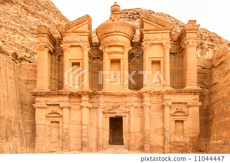 Ed Dill (Jordan, Petra ruins) 11044447