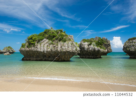 The sea of Okinawa 11044532