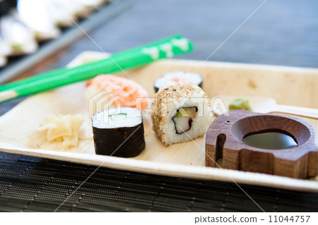 Sushi plate 11044757