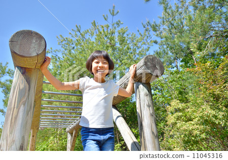 Girls enjoying athletics 11045316