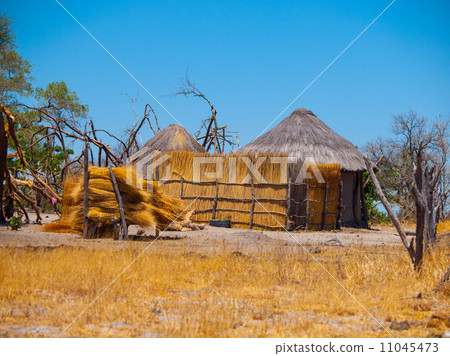 Strawy huts of african village 11045473