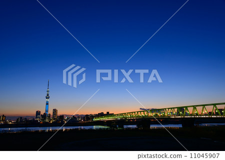 東京天空樹在黃昏 11045907
