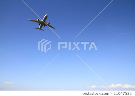 Airplane to land (B 787) 11047523
