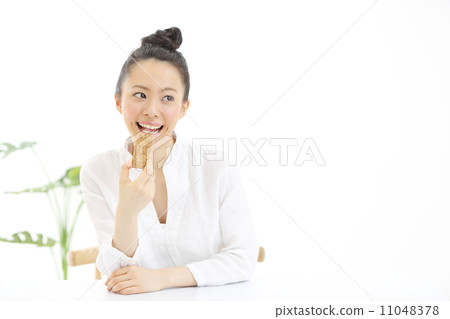 Granola bar · young lady Granola bar · young lady 11048378