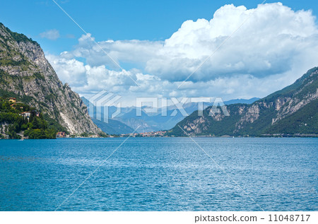 Lake Como (Italy) summer view. 11048717