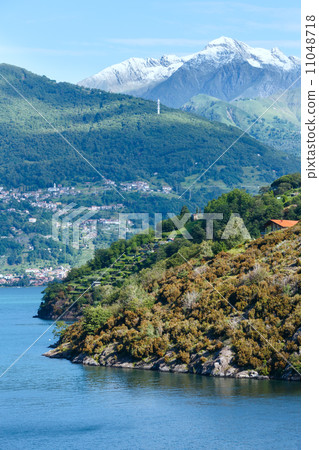 Lake Como (Italy) summer view. 11048718