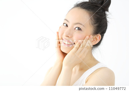 Skin Care · Young Women Skin Care · Young Women 11049772