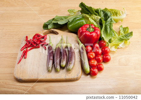 Vegetable placed me in the kitchen. 11050042