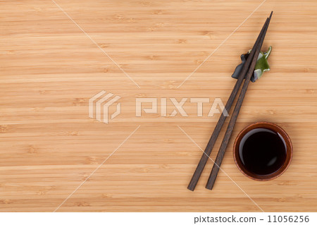 Sushi chopsticks and soy sauce bowl Sushi chopsticks and soy sauce bowl 11056256