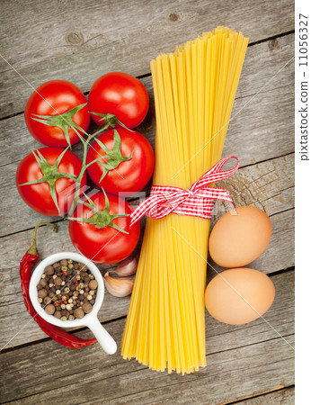 Pasta, tomatoes, eggs and spices Pasta, tomatoes, eggs and spices 11056327