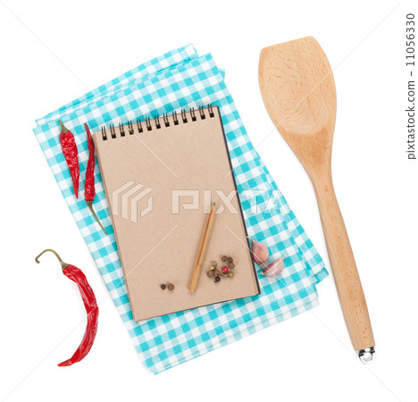 Blank notepad with spices around 11056330