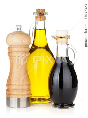 Olive oil and vinegar bottles with pepper shaker 11057323