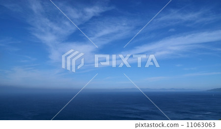 深藍色的雲彩 深藍色的雲彩 11063063