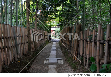 Scenery of the gate gate of Kyoto Mirarian 11063578