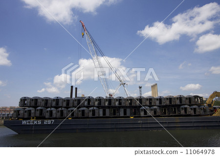Scrapped car (NY subway) 11064978
