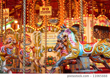 Merry go land 11065888