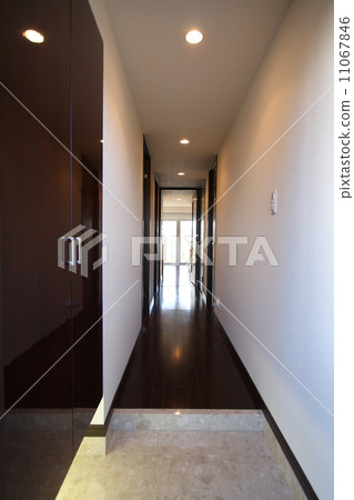 Hall entrance and corridor image 132 11067846