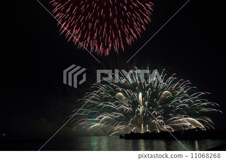 Mikuni fireworks display (Mikuni-cho, Sakai City, Fukui Prefecture) 11068268