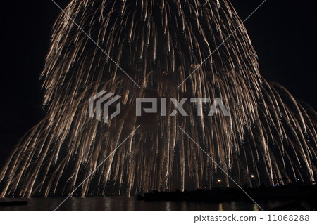 Mikuni fireworks display (Mikuni-cho, Sakai City, Fukui Prefecture) 11068288