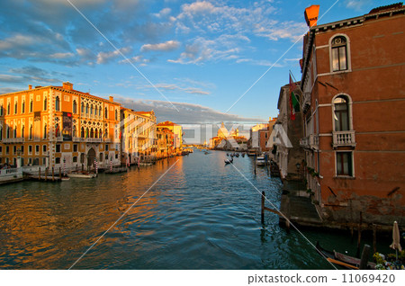Venice Italy grand canal view Venice Italy grand canal view 11069420